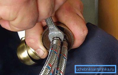 Schläuche müssen den Schlüssel halten Schläuche müssen den Schlüssel halten