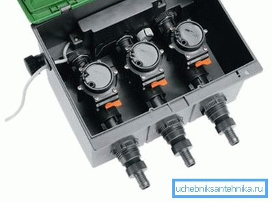 Automatisiertes Wasserverteilungssystem mit Magnetventilen. Automatisiertes Wasserverteilungssystem mit Magnetventilen.