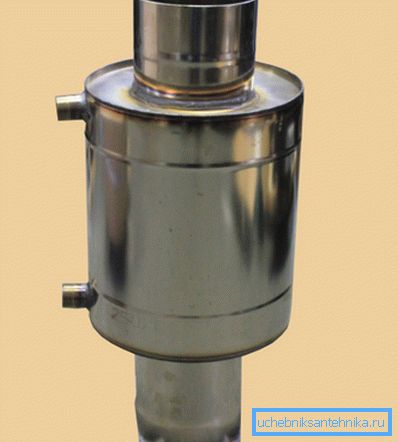 Behälter zum Erhitzen von Wasser am Kamin Behälter zum Erhitzen von Wasser am Kamin