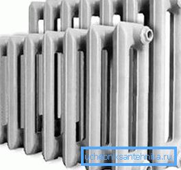MC140-Batterien können unterschiedliche Höhen haben. MC140-Batterien können unterschiedliche Höhen haben.
