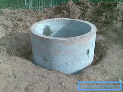 Der Betonring muss für die Endbearbeitung vorbereitet sein. Der Betonring muss für die Endbearbeitung vorbereitet sein.