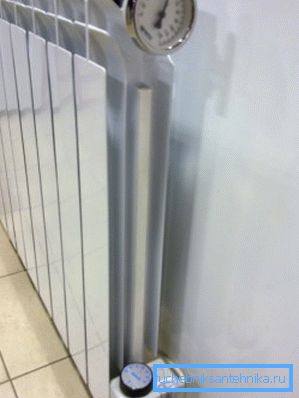Bimetallkühler mit elektrischem Heizelement