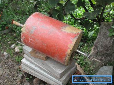 Ein Bohrer für einen Brunnen mit großem Durchmesser kann aus einer Gasflasche hergestellt werden und spart Hunderte von Dollar Ein Bohrer für einen Brunnen mit großem Durchmesser kann aus einer Gasflasche hergestellt werden und spart Hunderte von Dollar