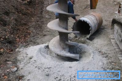 Bohrturm durchläuft mehrere Stunden lang 20 Meter Boden. Leider ist die Chance, Technologie anzulocken, nicht immer gegeben. Bohrturm durchläuft mehrere Stunden lang 20 Meter Boden. Leider ist die Chance, Technologie anzulocken, nicht immer gegeben.