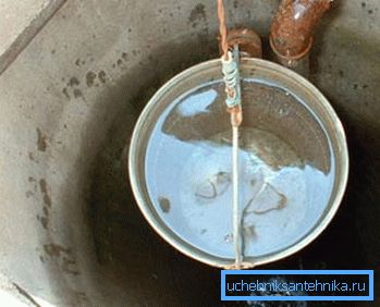 Selbst wenn eine Pumpe im Bohrloch installiert ist, kann sie nicht durch ihre normale Funktionsweise beeinträchtigt werden. Dies sollte jedoch sorgfältig durchgeführt werden, um das System nicht zu beschädigen