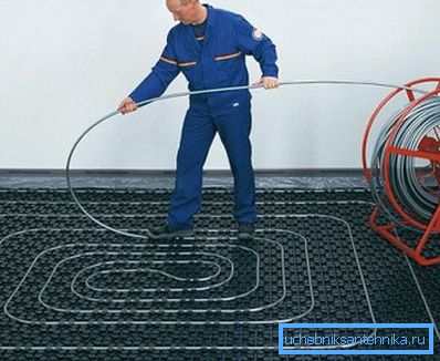 Selbst bei genauen Daten lohnt es sich immer, das Material mit einer Marge zu kaufen, und mit dem Hersteller müssen Sie die Rückgabe nicht verwendeter Rohre vereinbaren Selbst bei genauen Daten lohnt es sich immer, das Material mit einer Marge zu kaufen, und mit dem Hersteller müssen Sie die Rückgabe nicht verwendeter Rohre vereinbaren