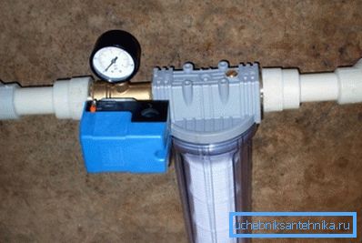 Selbst der einfachste Filter macht Wasser viel sauberer. Selbst der einfachste Filter macht Wasser viel sauberer.