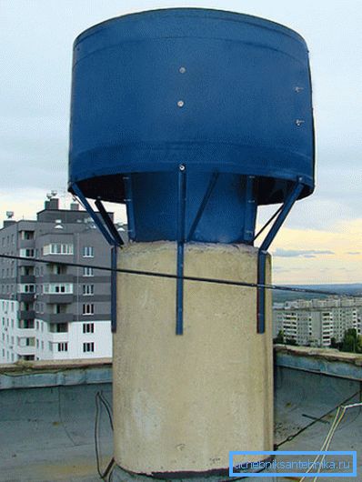 Der Deflektor schützt nicht nur, sondern verbessert auch die Belüftung. Der Deflektor schützt nicht nur, sondern verbessert auch die Belüftung.
