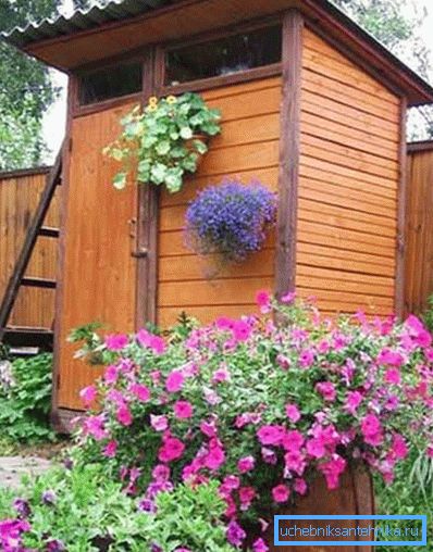 Hölzerne Landdusche. Hölzerne Landdusche.