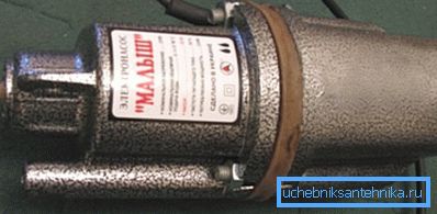 Für Arbeiten, die nicht tiefer als 10 Meter sind, reicht eine typische Pumpe Für Arbeiten, die nicht tiefer als 10 Meter sind, reicht eine typische Pumpe