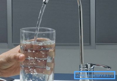Zum Vergleich müssen Sie sich mit sauberem Wasser auffüllen. Zum Vergleich müssen Sie sich mit sauberem Wasser auffüllen.