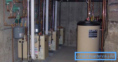 Für die Installation von leistungsstarken Heizgeräten muss ein separater Heizraum entworfen werden. Für die Installation von leistungsstarken Heizgeräten muss ein separater Heizraum entworfen werden.