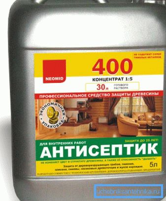 Holz muss mit Antiseptika behandelt werden. Holz muss mit Antiseptika behandelt werden.