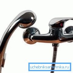Duschgießkanne mit Wasserhahn ohne Ausguss - eine einfache und bequeme Möglichkeit Duschgießkanne mit Wasserhahn ohne Ausguss - eine einfache und bequeme Möglichkeit