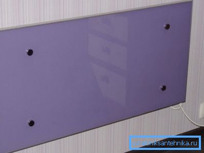 Ein elektrischer Infrarotstrahler kann Teil des Innenraums sein Ein elektrischer Infrarotstrahler kann Teil des Innenraums sein
