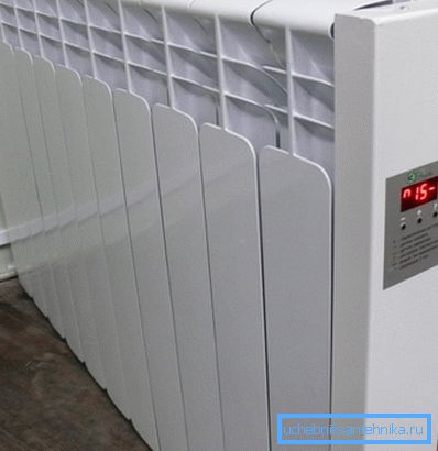 Elektrisches Gerät zur Konvektionsheizung. Elektrisches Gerät zur Konvektionsheizung.