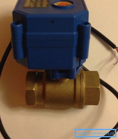 Elektrischer Kugelhahn für Wasser vor dem Einbau Elektrischer Kugelhahn für Wasser vor dem Einbau
