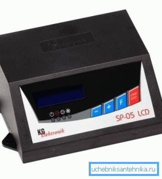 Elektronische Steuereinheit für Festbrennstoffkessel