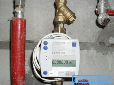 Wenn das Haus nur in Betrieb genommen wird, ist es besser, sich vorher um die Wärmemengenzähler zu kümmern, da dies Ihre Reparatur erspart.