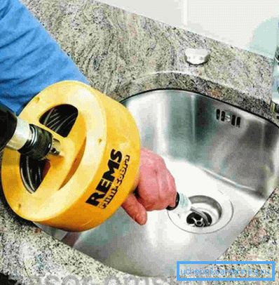 Wenn sich der Stopper nicht im Knie des Siphons oder im Wellschlauch befindet, funktionieren diese Abhilfemaßnahmen möglicherweise nicht. Das bedeutet, dass Sie sich an einen Experten wenden oder ein professionelleres Werkzeug verwenden sollten. Wenn sich der Stopper nicht im Knie des Siphons oder im Wellschlauch befindet, funktionieren diese Abhilfemaßnahmen möglicherweise nicht. Das bedeutet, dass Sie sich an einen Experten wenden oder ein professionelleres Werkzeug verwenden sollten.