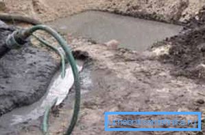Wenn Sie den Austragungsort des abfließenden Wassers nicht richtig auswählen, ist die Antwort auf die Frage, wie lange ein Brunnen nach dem Bohren gepumpt werden muss, eine Antwort - eine lange und sehr lange Zeit ..., so dass Sie einen Platz wegnehmen müssen Wenn Sie den Austragungsort des abfließenden Wassers nicht richtig auswählen, ist die Antwort auf die Frage, wie lange ein Brunnen nach dem Bohren gepumpt werden muss, eine Antwort - eine lange und sehr lange Zeit ..., so dass Sie einen Platz wegnehmen müssen