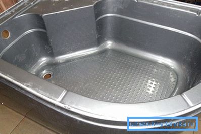 Es gibt auch Metallprodukte, die mit Schutzmitteln überzogen sind, die die schädlichen Wirkungen von Wasser verhindern. Es gibt auch Metallprodukte, die mit Schutzmitteln überzogen sind, die die schädlichen Wirkungen von Wasser verhindern.