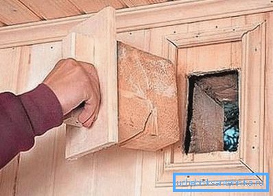 Natürliche Belüftung in einem Holzbad machen Sie selbst Natürliche Belüftung in einem Holzbad machen Sie selbst