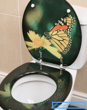 Ästhetischer Toilettendeckel, verziert mit Schmetterlingsmuster