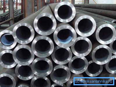 Diese massiven Metallprodukte ermöglichen das Erstellen von Rohrleitungen ohne Leckage. Diese massiven Metallprodukte ermöglichen das Erstellen von Rohrleitungen ohne Leckage.