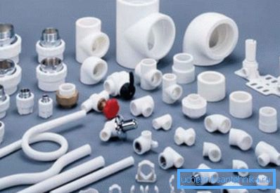 Fotos von Produkten aus Polypropylen. Fotos von Produkten aus Polypropylen.