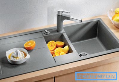 Foto: Spüle - ein notwendiges Element der Küche. Foto: Spüle - ein notwendiges Element der Küche.
