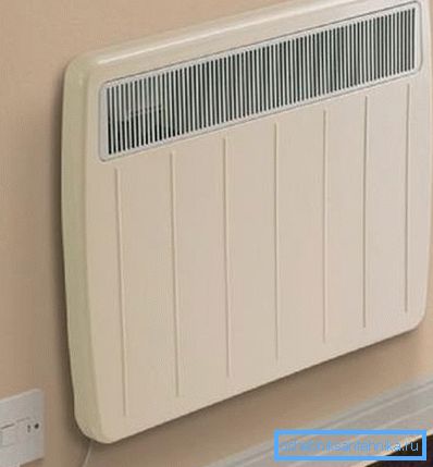 Foto einer elektrischen Heizung der Wand Foto einer elektrischen Heizung der Wand