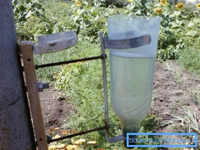 Foto-Waschtisch im Land einer Plastikflasche. Foto-Waschtisch im Land einer Plastikflasche.