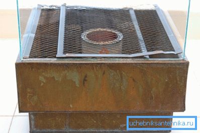Foto eines selbstgebauten Modells mit feuerfestem Schutzglas Foto eines selbstgebauten Modells mit feuerfestem Schutzglas