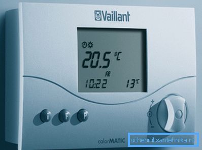 Foto des Thermostats, der den Betrieb des Kessels steuert