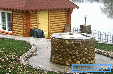 Foto vom Brunnen, der vom Apartmenthaus entfernt wurde