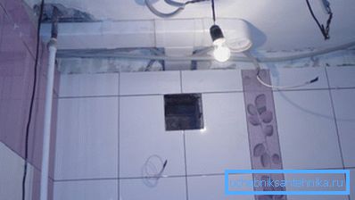 Foto der Lüftungsöffnung im Badezimmer Foto der Lüftungsöffnung im Badezimmer