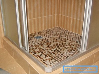 Funktionelle und komfortable Dusche. Funktionelle und komfortable Dusche.