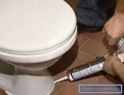 Dichtungsmittel schützt zuverlässig die Verbindung vor Schmutz und Wasser Dichtungsmittel schützt zuverlässig die Verbindung vor Schmutz und Wasser