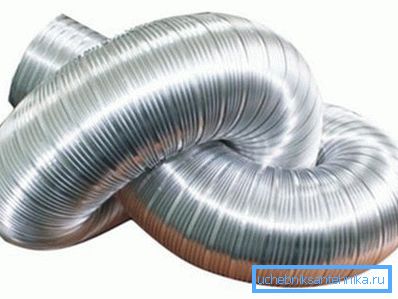 Flexibles Metallwellrohr. Foto Flexibles Metallwellrohr. Foto