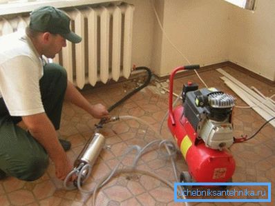 Warmwasserbereitungssysteme können von Hand ausgeführt werden, oder Sie wenden sich an Profis Warmwasserbereitungssysteme können von Hand ausgeführt werden, oder Sie wenden sich an Profis
