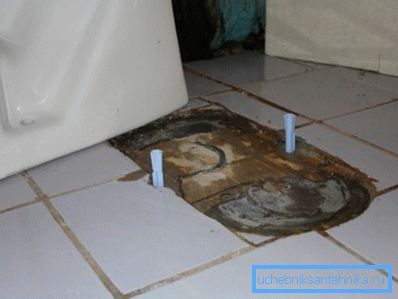 Ankerhülsen in die Löcher einsetzen