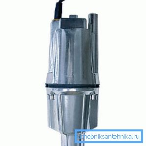 Die tiefe Pumpe zum Waschen eines Brunnens mit geringerem Wassereintrag. Die tiefe Pumpe zum Waschen eines Brunnens mit geringerem Wassereintrag.
