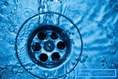 Heißes Wasser bewältigt effektiv Fettablagerungen Heißes Wasser bewältigt effektiv Fettablagerungen