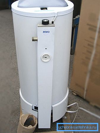 Gaswarmwasserbereiter montagefertig. Gaswarmwasserbereiter einbaufertig.