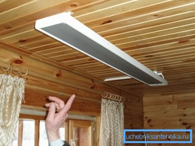 Infrarot-Panels können auf jeder Oberfläche montiert werden, auch an der Decke. Infrarot-Panels können auf jeder Oberfläche montiert werden, auch an der Decke.