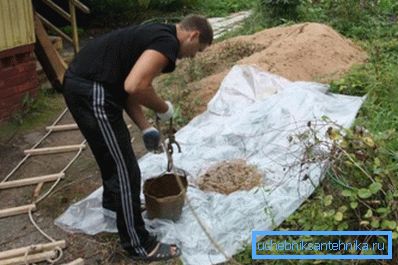 Schlamm und Lehm müssen entfernt werden Schlamm und Lehm müssen entfernt werden