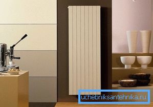 In manchen Fällen ist es aufgrund der Raummerkmale möglich, nur eine vertikale Batterie zu installieren. In manchen Fällen ist es aufgrund der Raummerkmale möglich, nur eine vertikale Batterie zu installieren.