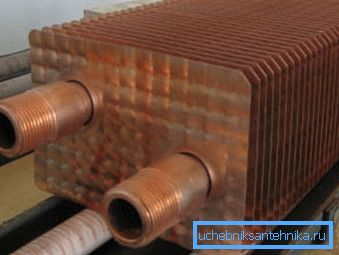Mit Kupferplatten, die am Rohr getragen werden, können Sie eine Batterie mit beliebiger Länge erstellen Mit Kupferplatten, die am Rohr getragen werden, können Sie eine Batterie mit beliebiger Länge erstellen