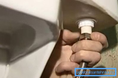 Das Produkt ermöglicht es Ihnen, Wasser schnell und einfach an schwer zugänglichen Stellen zu bringen. Das Produkt ermöglicht es Ihnen, Wasser schnell und einfach an schwer zugänglichen Stellen zu bringen.
